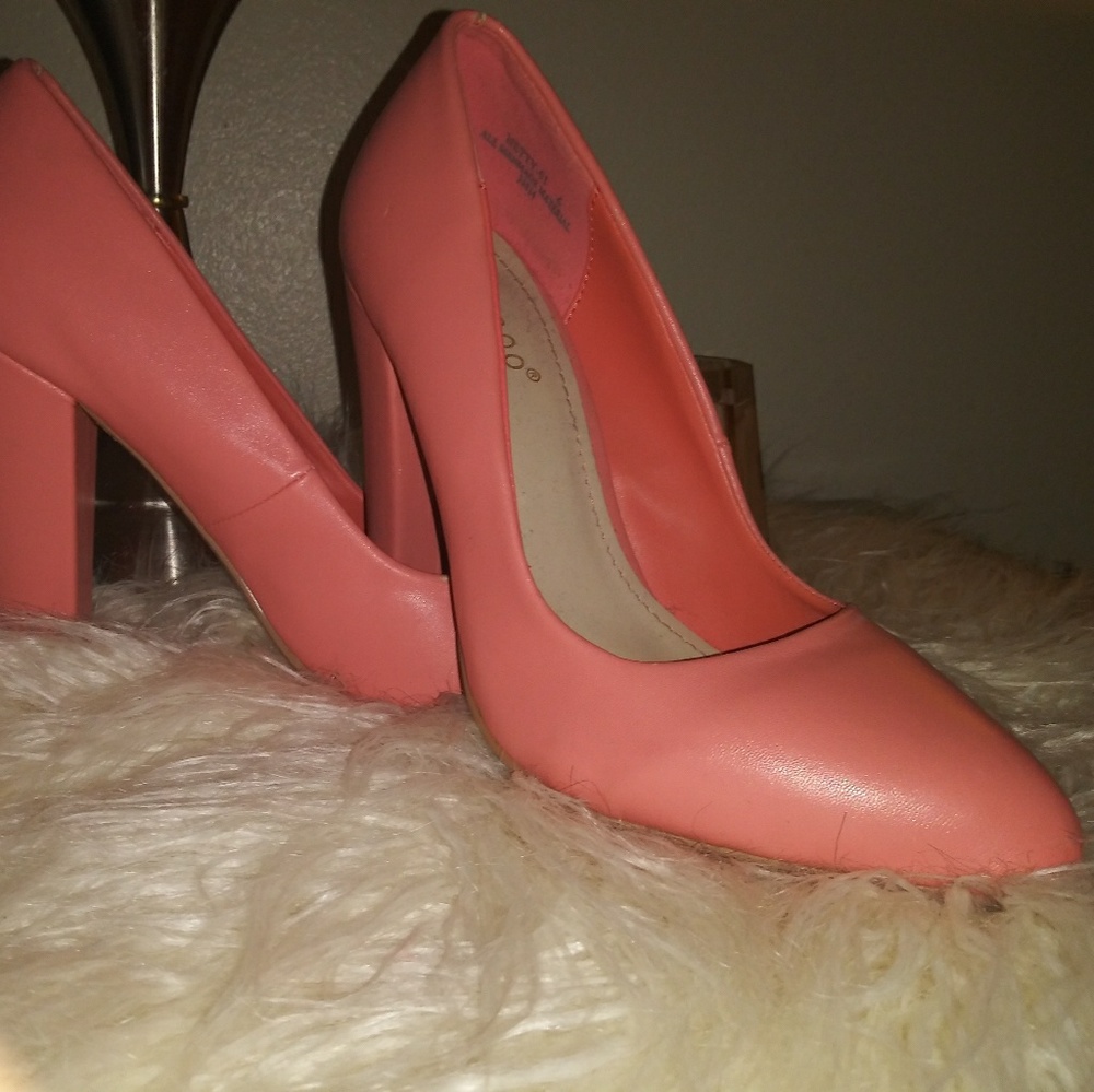 Shoes - Picture 2 of 4